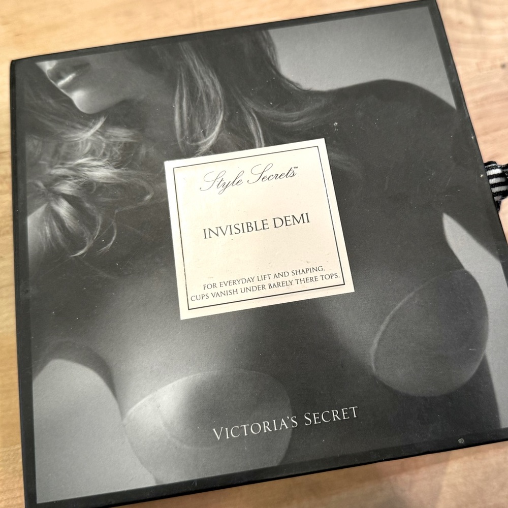 Victorias Secret Style Secrets Invisible Demi Silicone Adhesive Size D Cup Bra